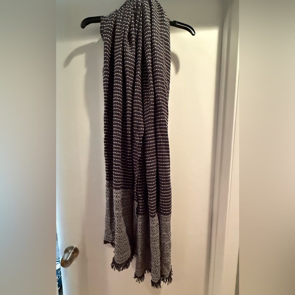 GAP Black and White Patterned Blanket Scarf